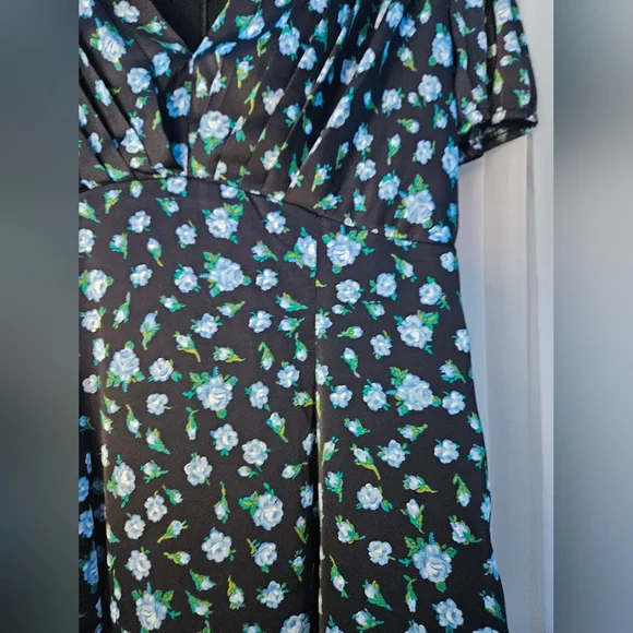 Betsy Johnston Vintage Style Floral Dress - Picture 6 of 10